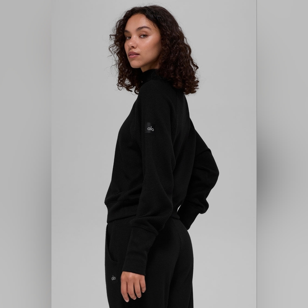 Alo Yoga Set Waffle Weekend Escape Black Mock Neck Jogger Small
